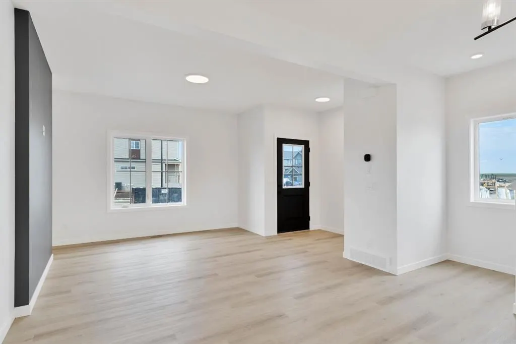 65 Lewiston Street NE — photo 2
