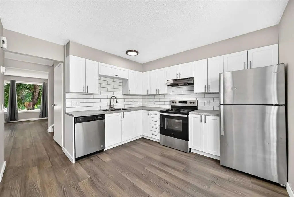 96 Erin Woods Boulevard SE — photo 3