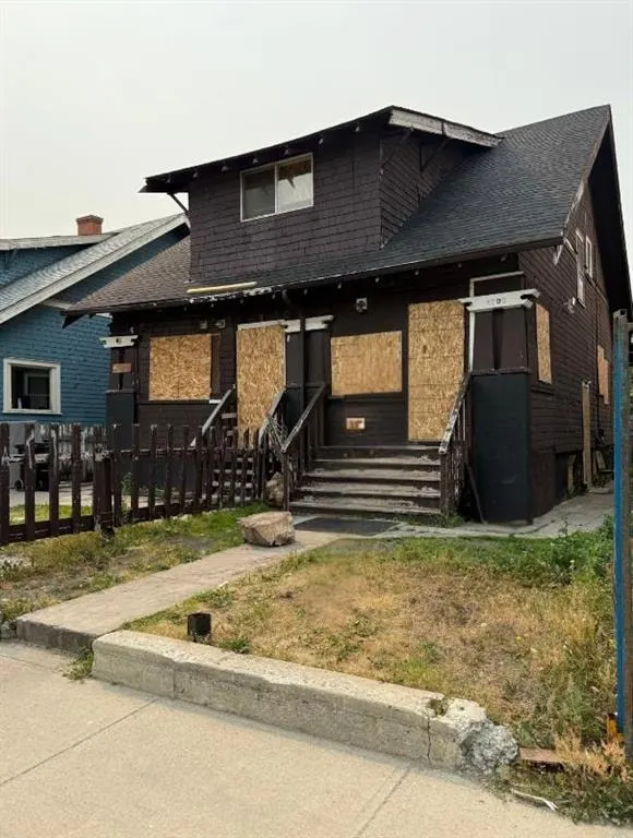 1703 12 Avenue SW — photo 2