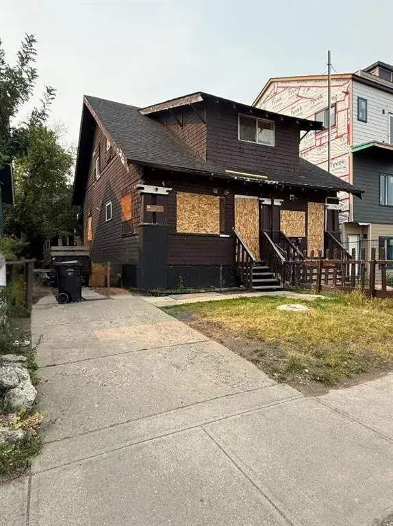 1703 12 Avenue SW — photo 3