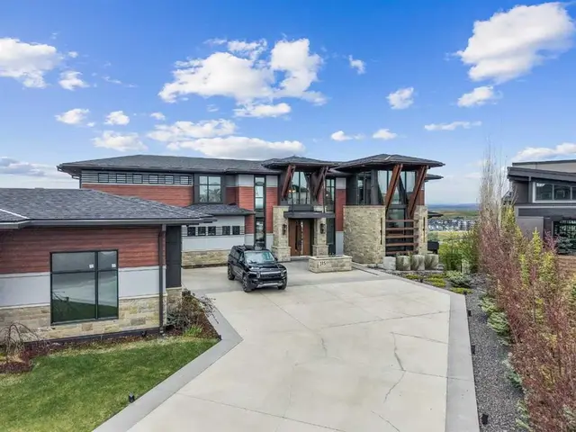 315 Aspen Ridge Place SW