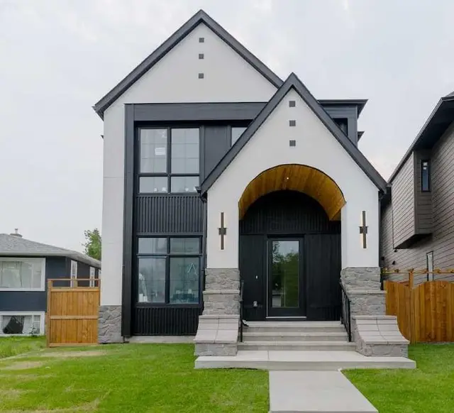 2207 Victoria Crescent NW