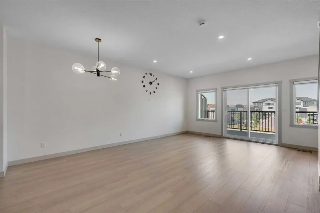 414 Corner Meadows Square NE — photo 3