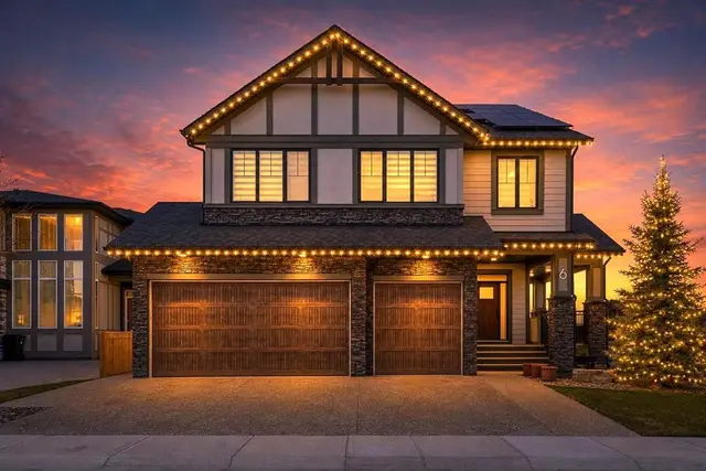 6 Legacy Woods Crescent SE