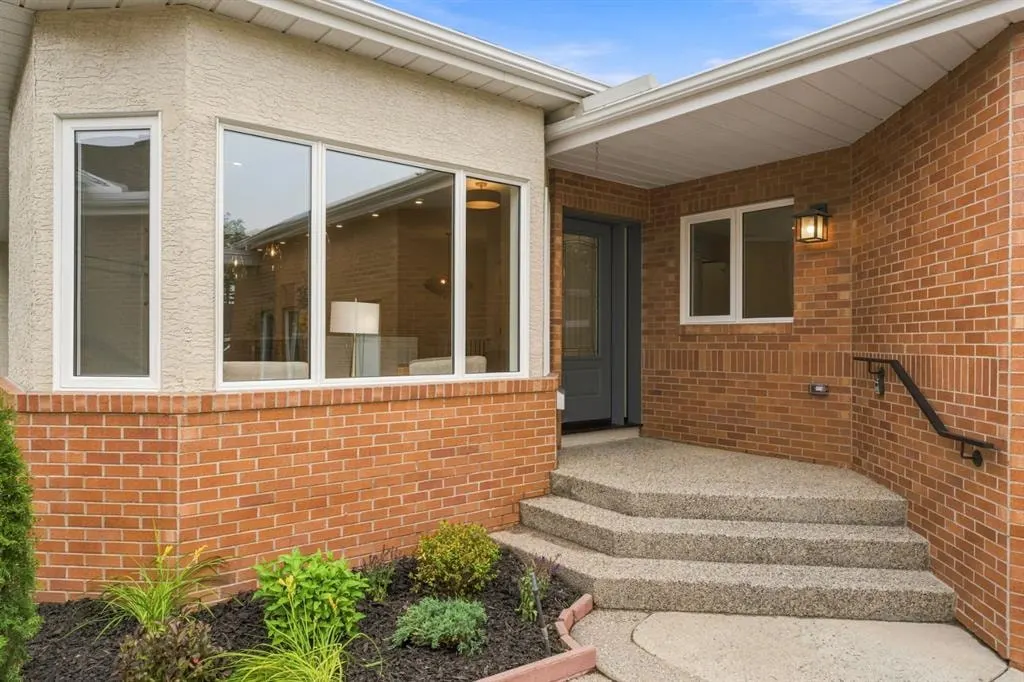 12 Prominence Point SW — photo 2