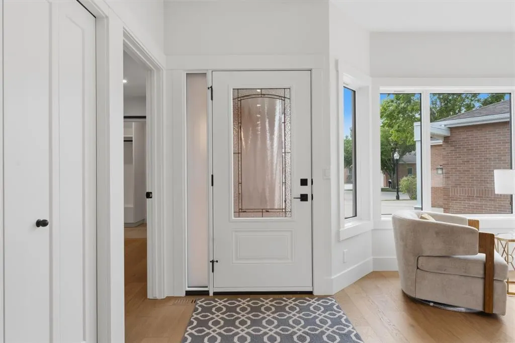 12 Prominence Point SW — photo 3