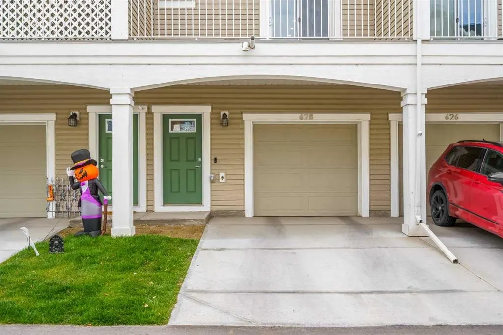 628 Copperstone Manor SE — photo 2