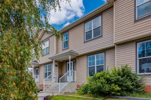 1835 10 Avenue SE #102