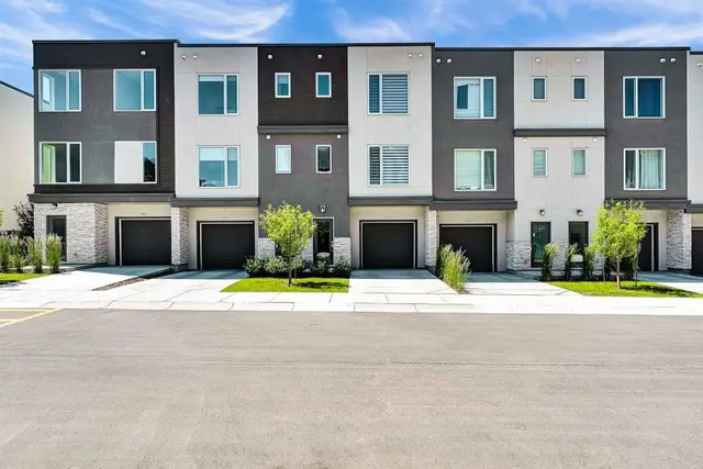 426 Shawnee Square SW