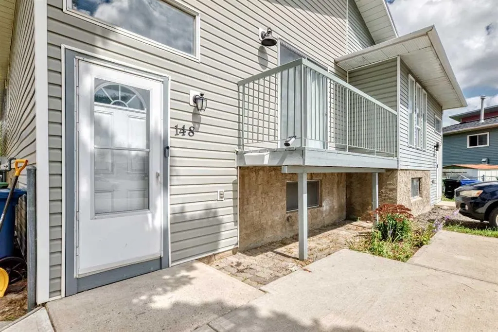 148 Fonda Drive SE — photo 2