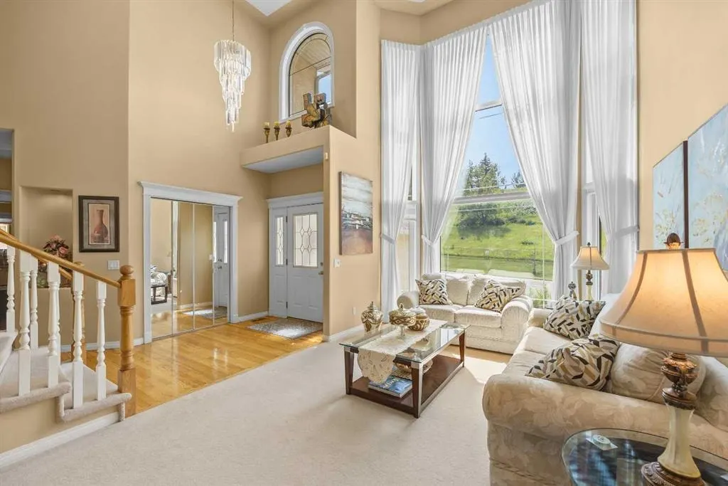 207 Hamptons Drive NW — photo 2