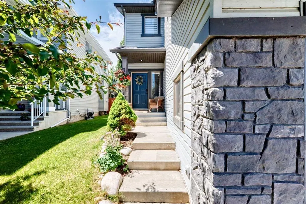 24 Brightonstone Gardens SE — photo 2