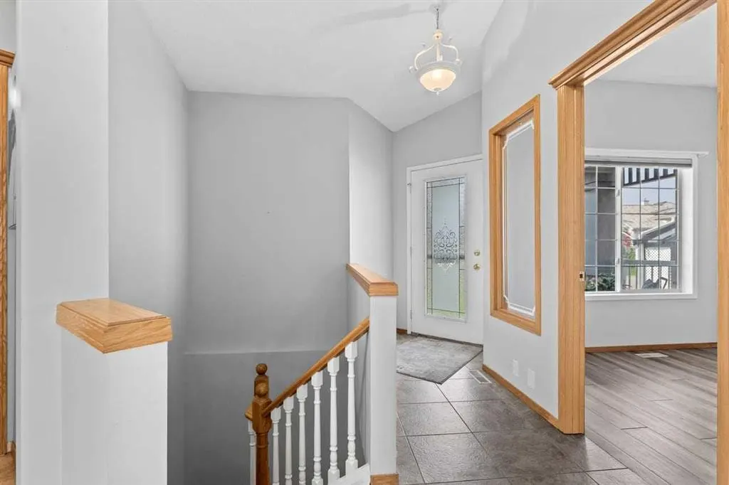 26 Chaparral Close SE — photo 2