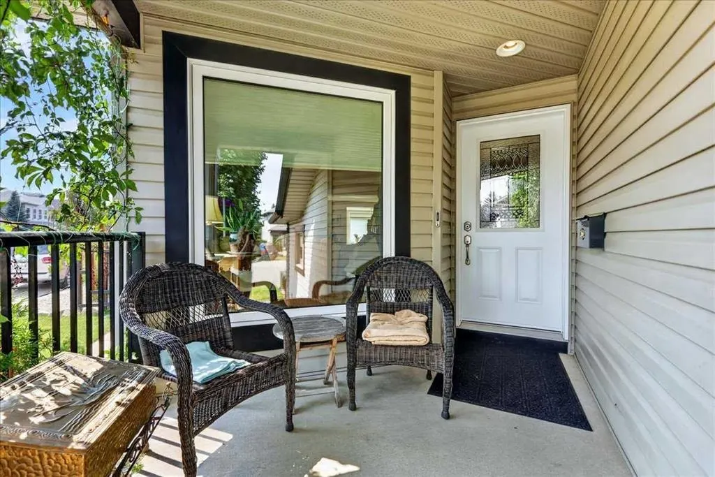 23 Cranfield Crescent SE — photo 3