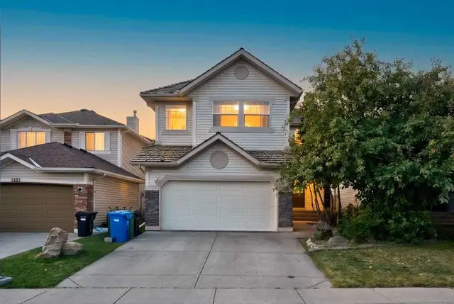 137 Douglas Glen Manor SE