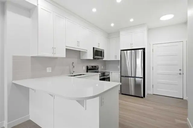 81 Arbour Lake View NW #1410