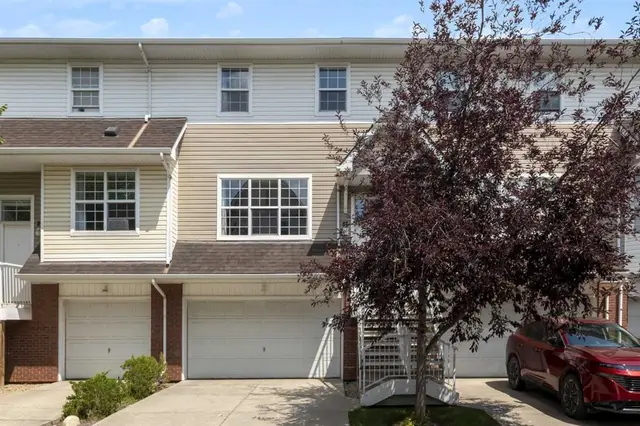 97 Tuscany Springs Gardens NW