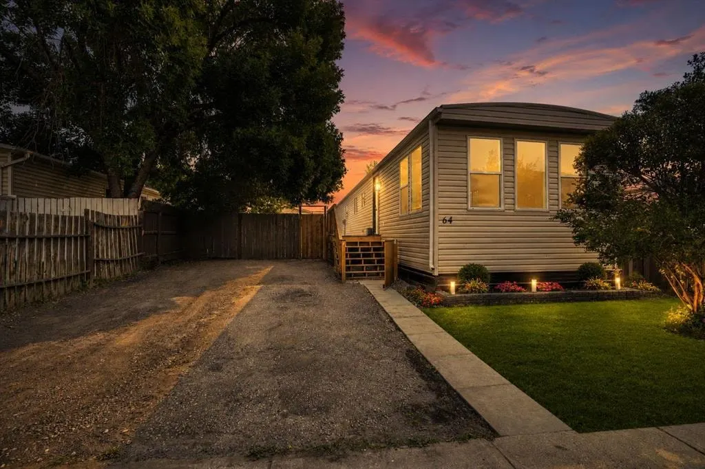 64 Huntwell Way NE — photo 1