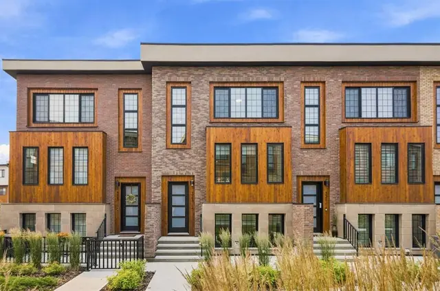 81 Greenbriar Place NW #323