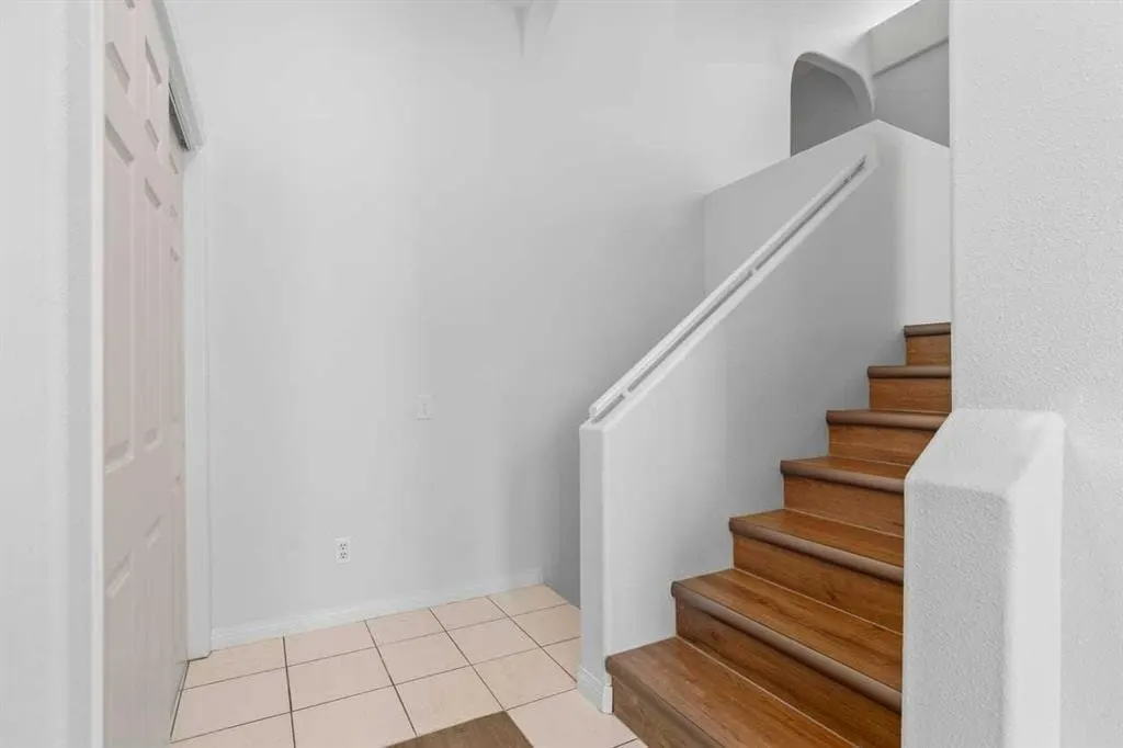 162 Millbank Hill SW — photo 3