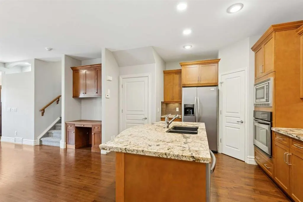 133 12 Avenue NW #2 — photo 3
