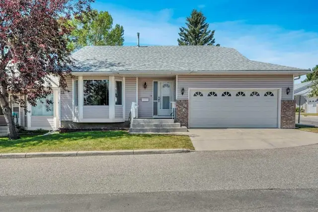 33 Riverview Point SE