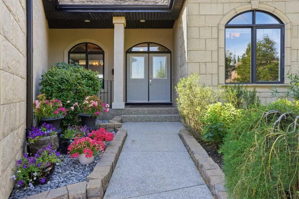 87 Royal Ridge Terrace NW — photo 2
