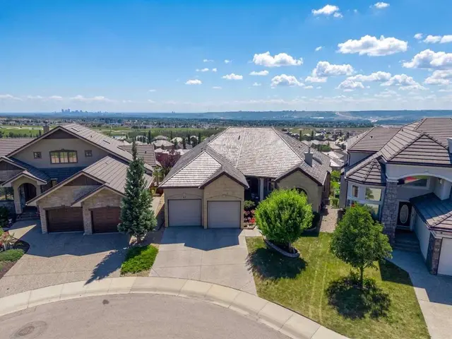 87 Royal Ridge Terrace NW