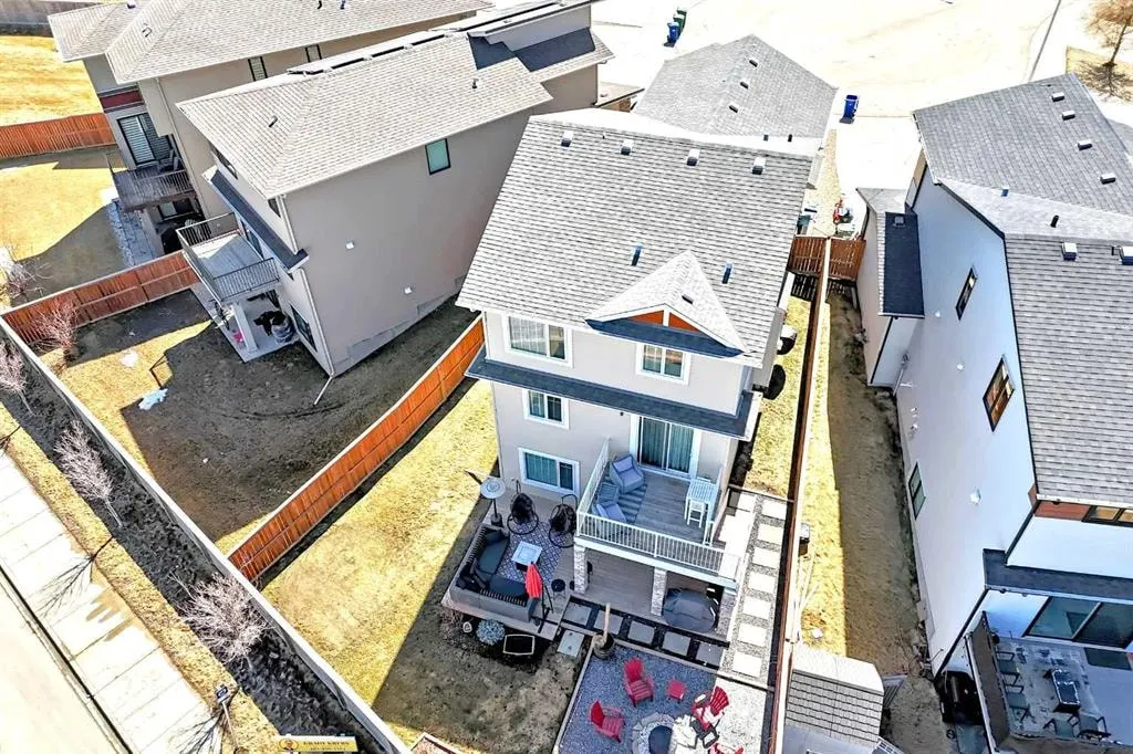 35 Walden Mount SE — photo 3