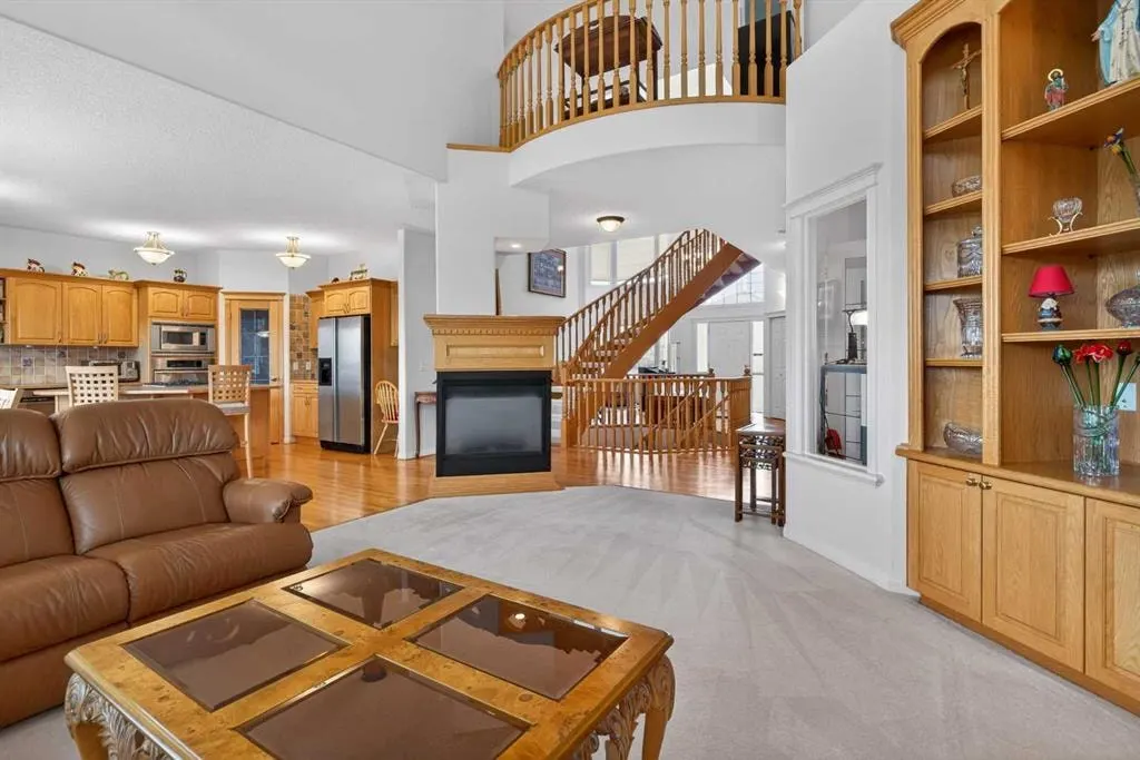 307 Hampstead Way NW — photo 2