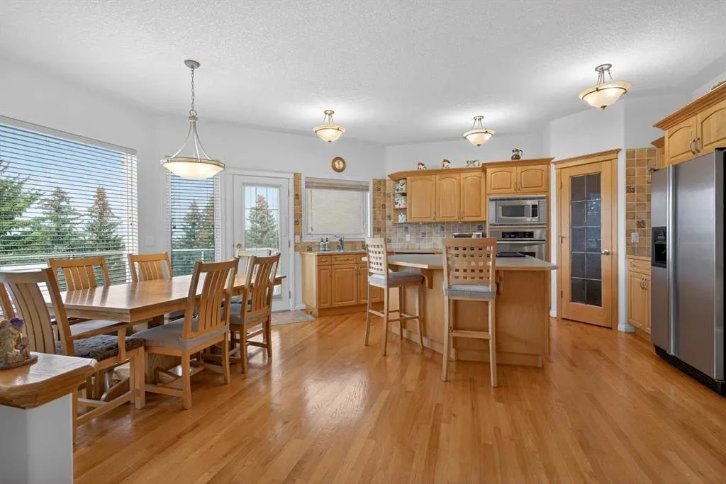 307 Hampstead Way NW — photo 3