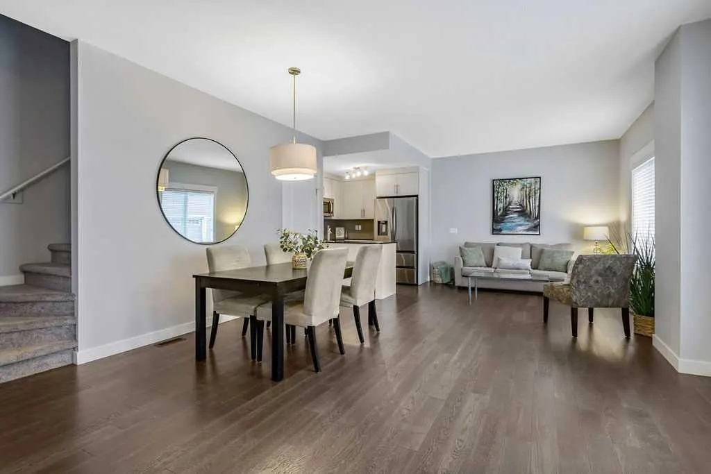 22 West Coach Manor SW — photo 3
