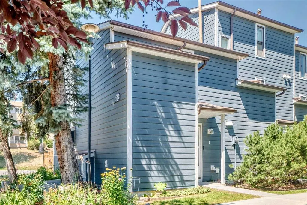 208 Grier Terrace NE #1 — photo 2