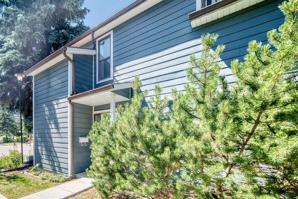 208 Grier Terrace NE #1 — photo 3