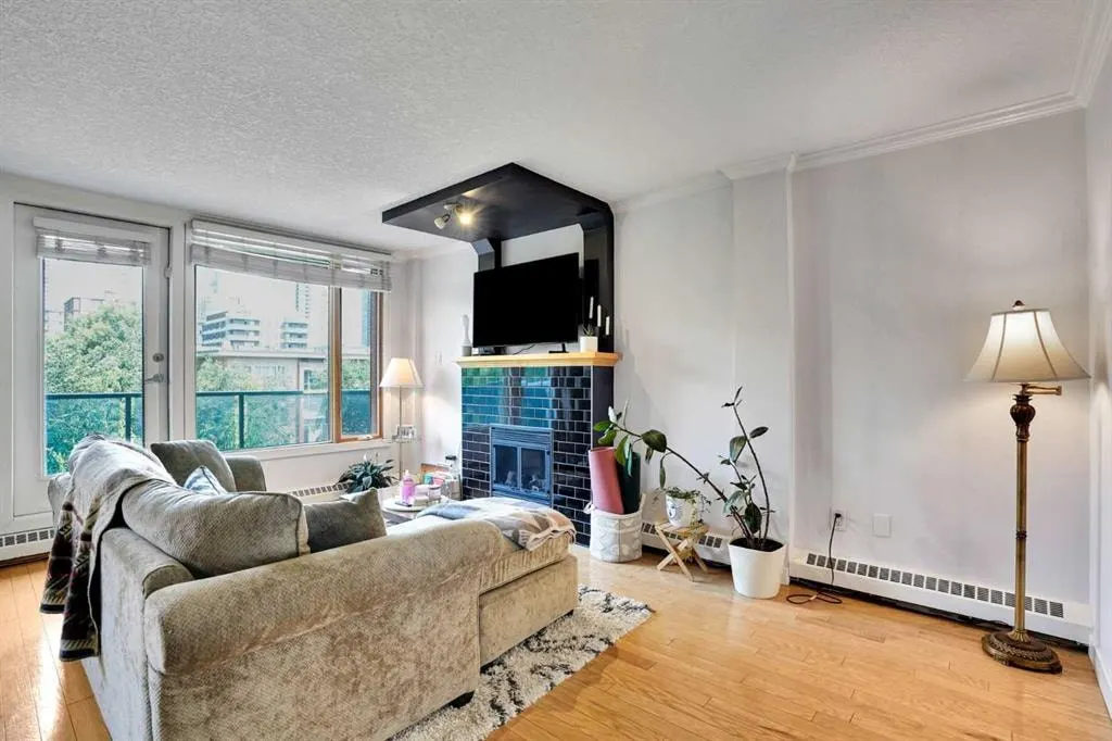 1225 15 Avenue SW #302 — photo 3