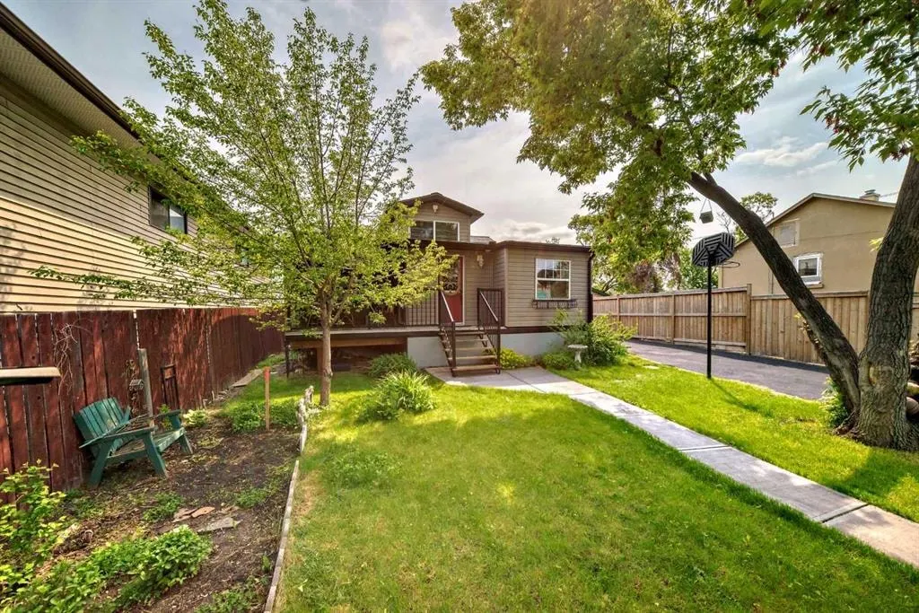 1834 42 Street SE — photo 3