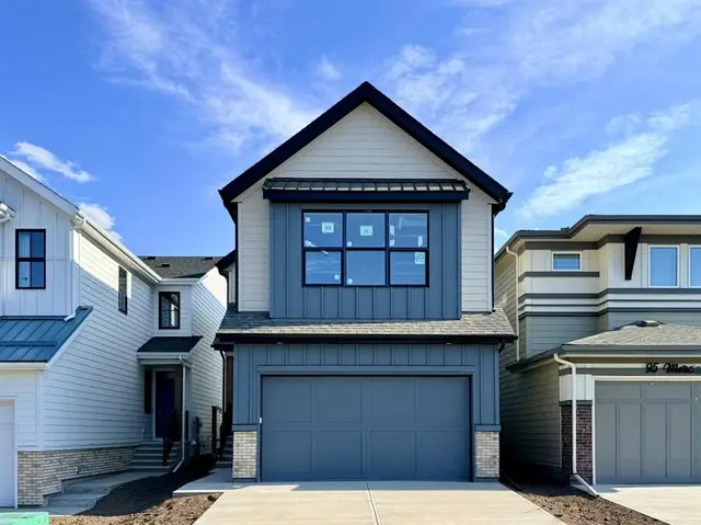 99 Mercado Crescent SE