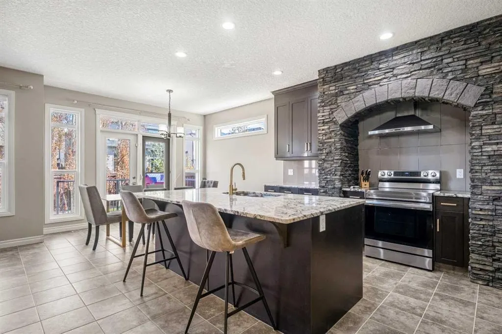 495 Cranford Drive SE — photo 3