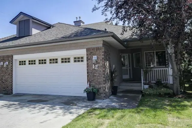 12 Straddock Villas SW