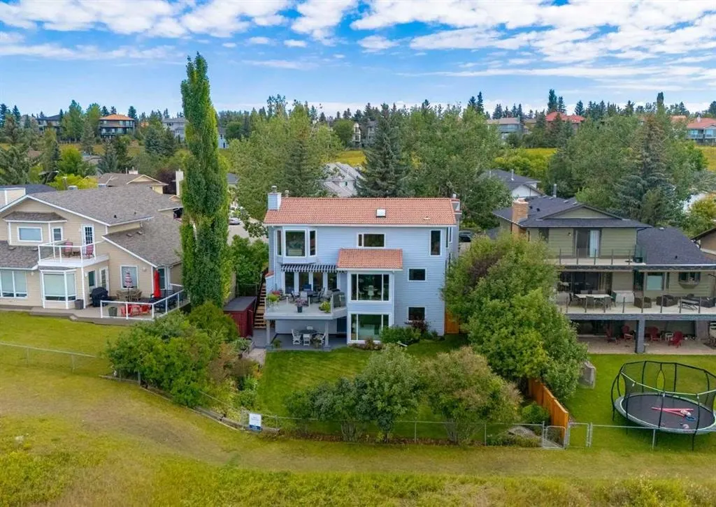 111 Hawksbrow Drive NW — photo 3