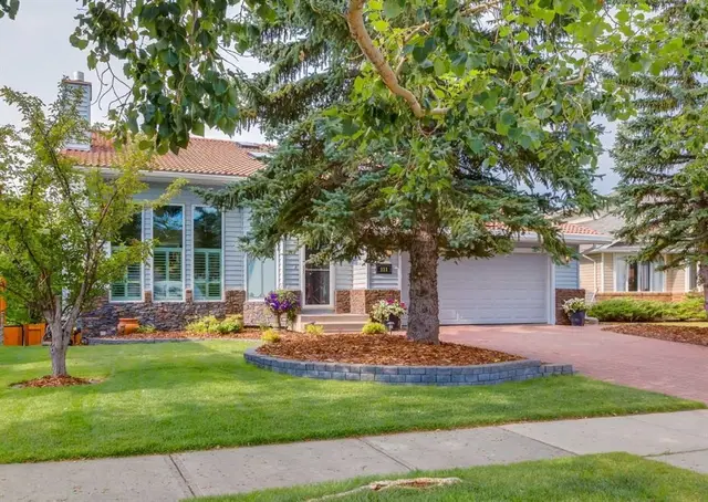 111 Hawksbrow Drive NW