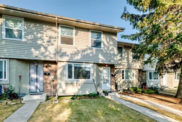 123 Queensland Drive SE #13