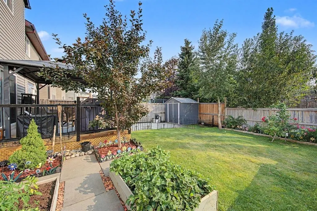 1600 Copperfield Boulevard SE — photo 3