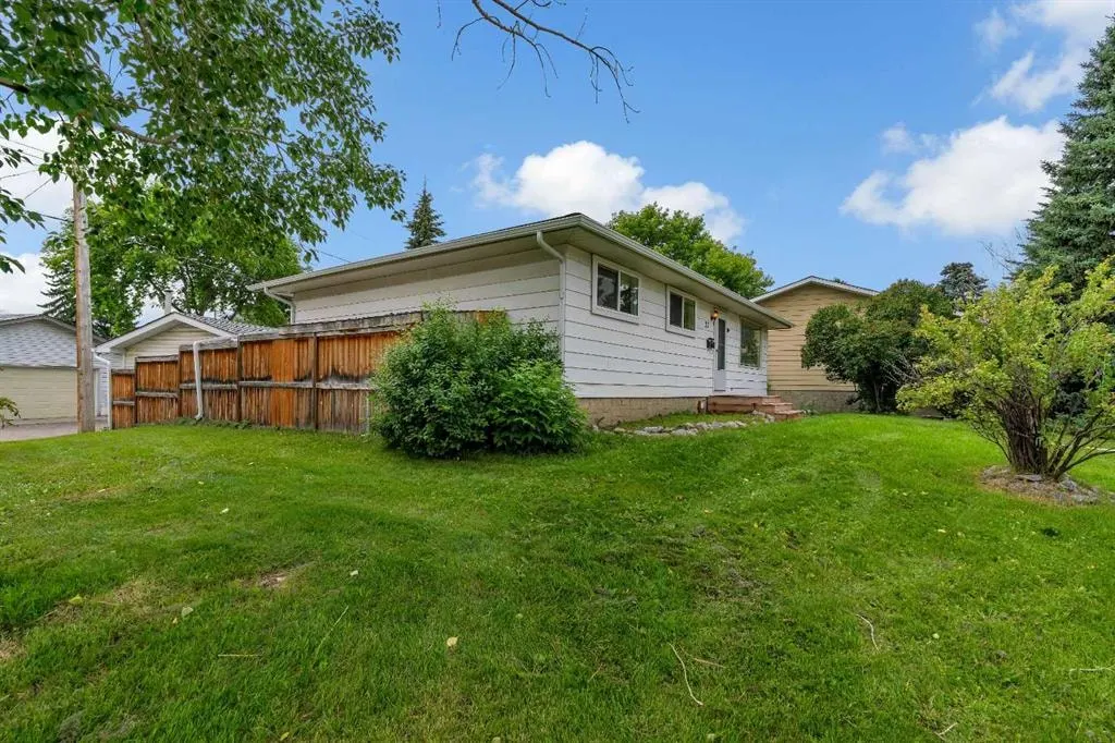 27 Dovercrest Way SE — photo 2