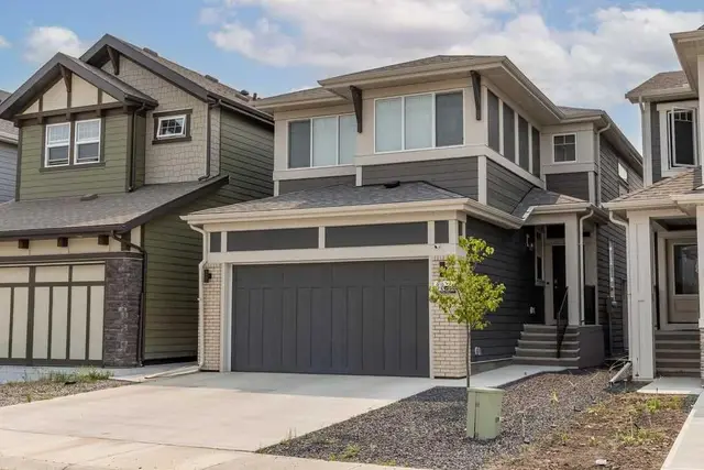 338 Magnolia Way SE
