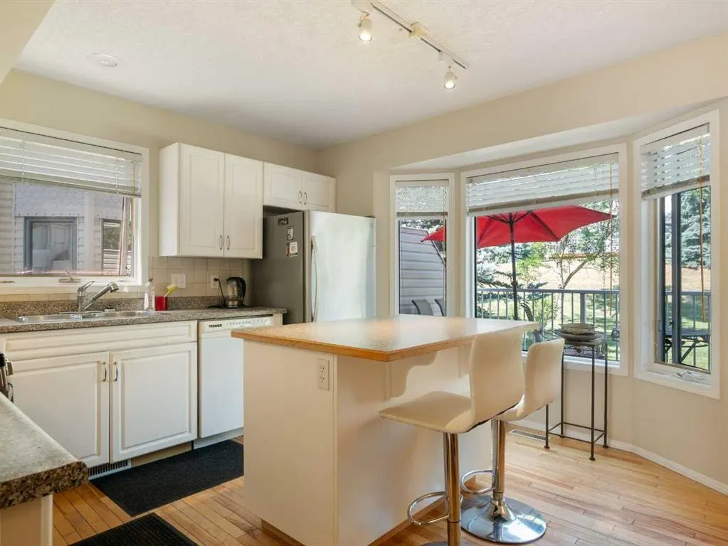 81 Prominence View SW — photo 3