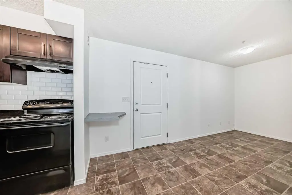 195 Kincora Glen Road NW #111 — photo 3