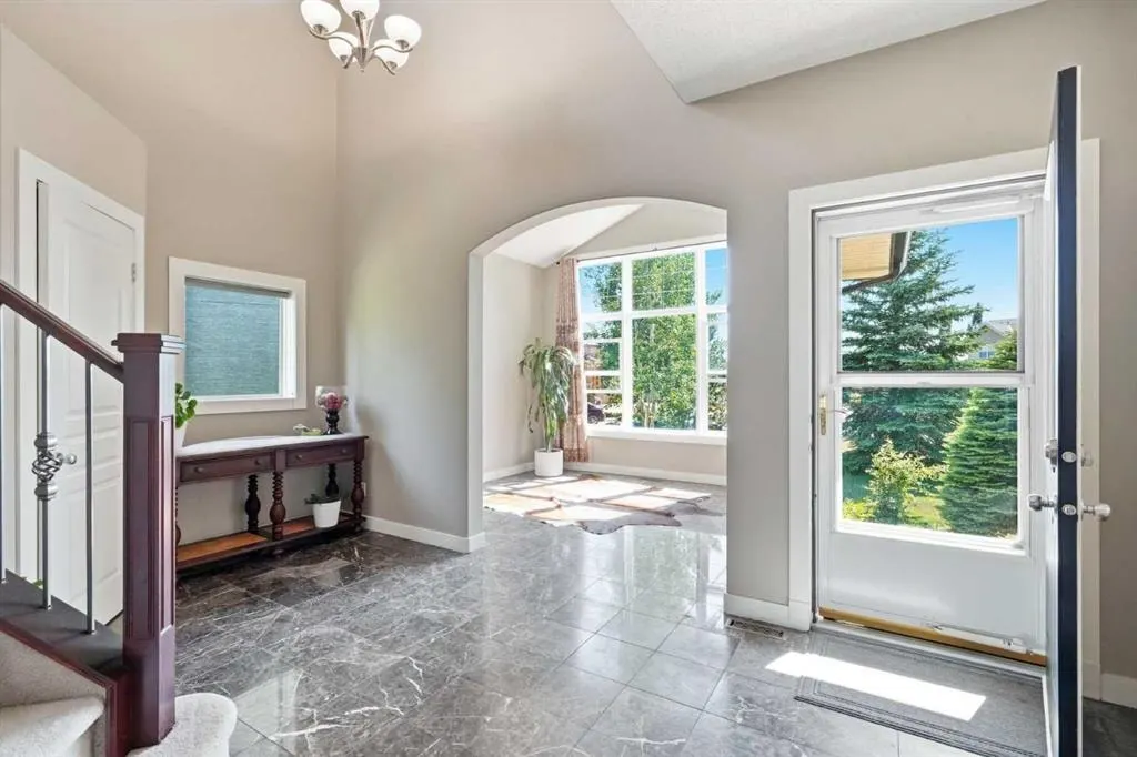 242 Tusslewood Grove NW — photo 3