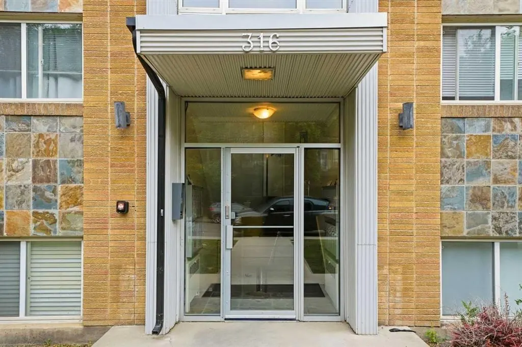 316 22 Avenue SW #18 — photo 2