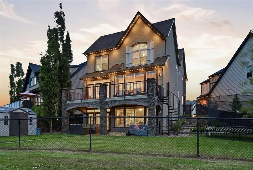 127 Marquis Grove SE — photo 2